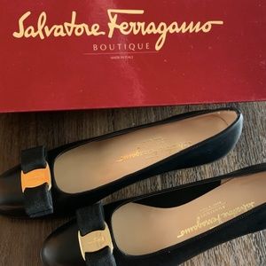 !!Never Worn!! Salvatore Ferragamo Lara Low Heeled